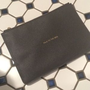 “Talk to the Bag” bag 💁🏼‍♀️